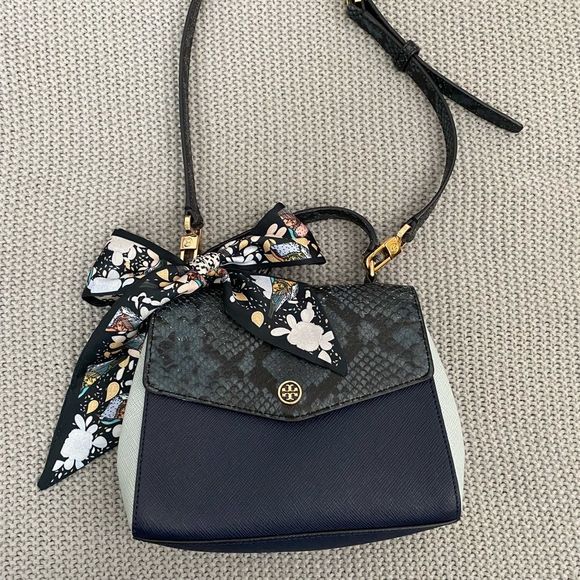 Tory Burch Robinson Mixed Media Crossbody Bag - Picture 2 of 13